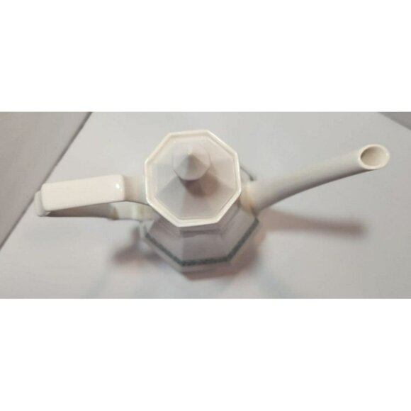 Vtg Independence Ironstone Castleton Japan Coffee Pot With Lid "Blue Tulip" - Picture 5 of 14